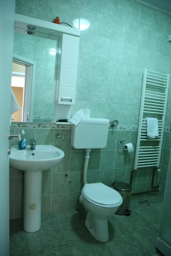 B&B Vila Bela Ruza Сремська Митровиця Екстер'єр фото