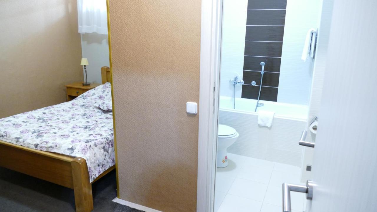 B&B Vila Bela Ruza Сремська Митровиця Екстер'єр фото
