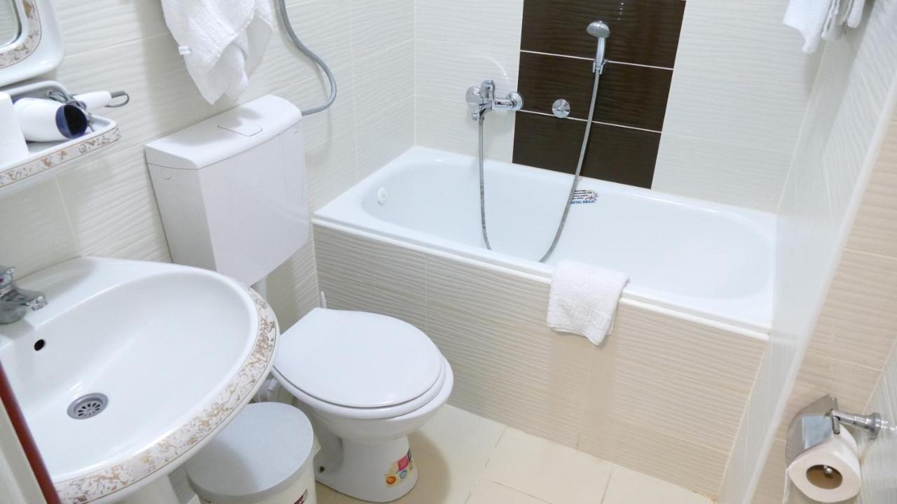 B&B Vila Bela Ruza Сремська Митровиця Екстер'єр фото
